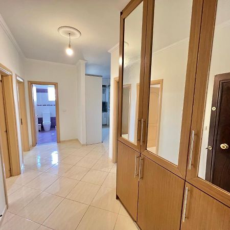 SarandëErmis Apartamentアパートメント エクステリア 写真