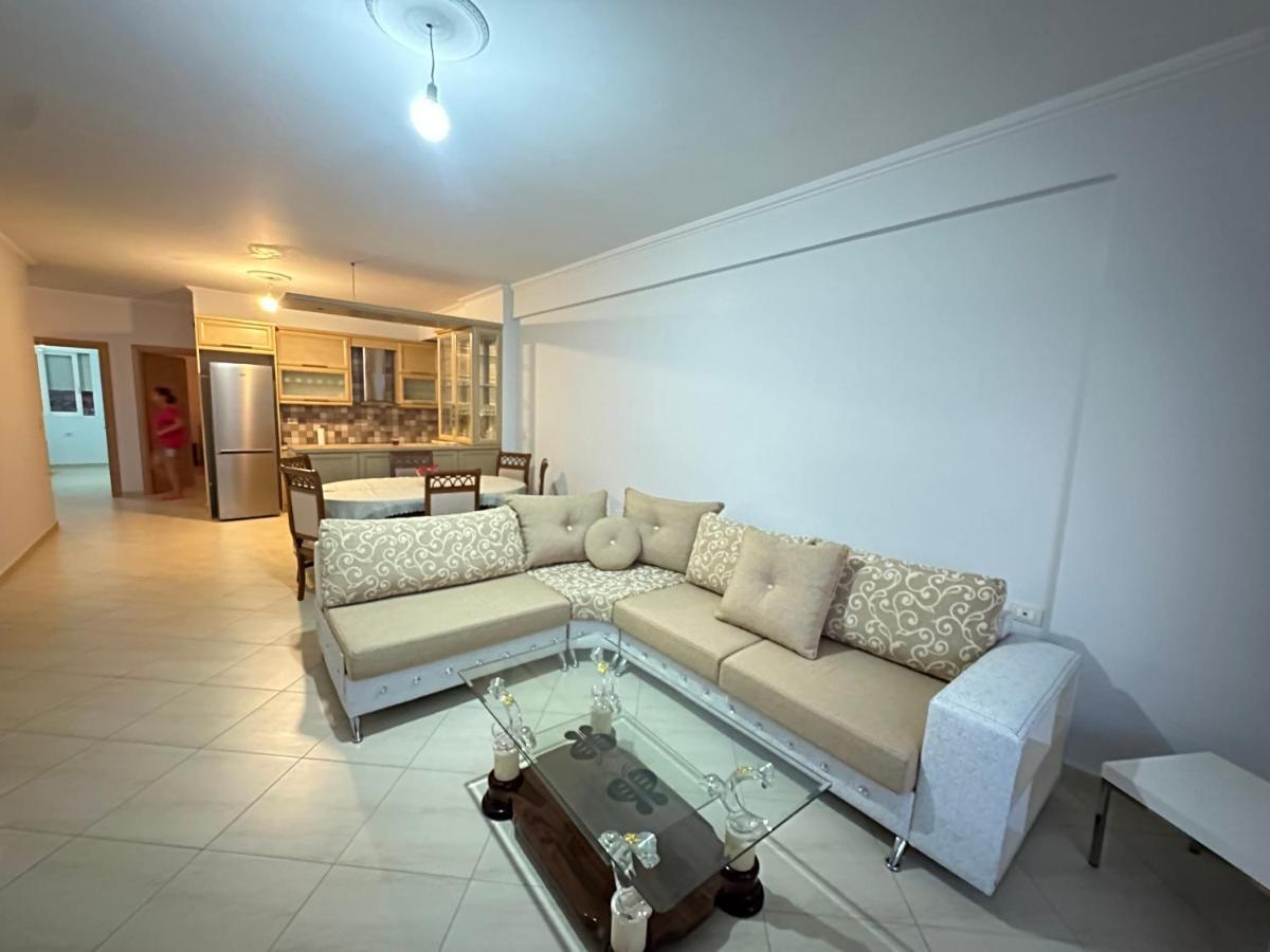 SarandëErmis Apartamentアパートメント エクステリア 写真